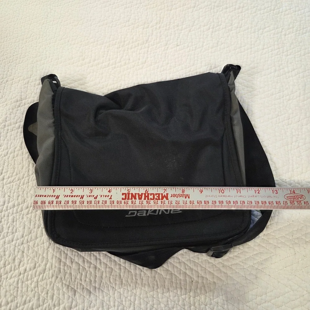 Dakine Messenger Bag Black‎ Gray Adjustable Strap Crossbody Techwear Utility Bag
